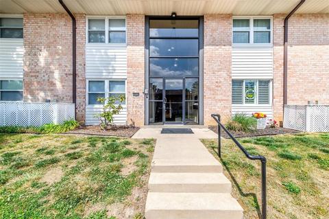 10131 Sakura Dr #C, Saint Louis, MO 63128