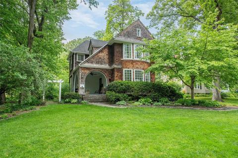 351 Gray Ave, Saint Louis, MO 63119