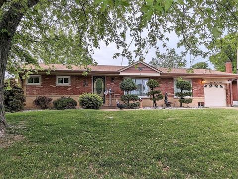 9507 Sophine Ln, Saint Louis, MO 63123
