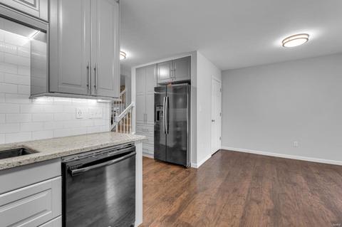 401 Heritage Commons Cir, O'fallon, MO 63368 photo 9