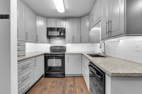 401 Heritage Commons Cir, O'fallon, MO 63368 photo 10