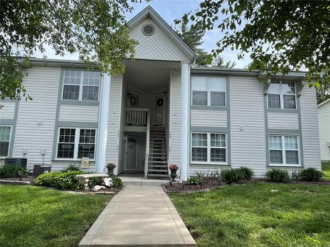 747 Sugar Glen Dr #4, Saint Peters, MO 63376
