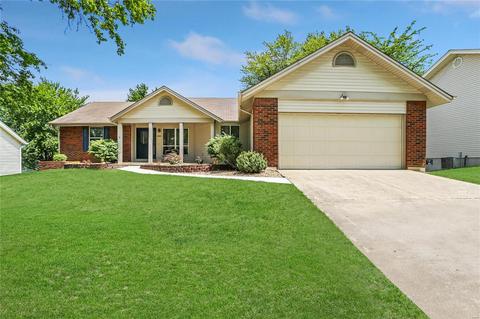 2921 N Kristopher, Saint Charles, MO 63303