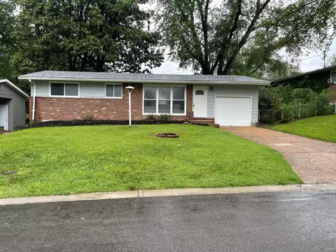 10237 Edgefield Dr, Saint Louis, MO 63136