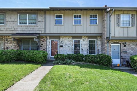 3210 Carefree Ln, Florissant, MO 63033
