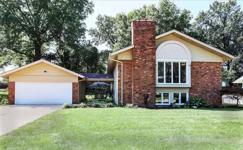 342 Jamboree Dr, Manchester, MO 63021