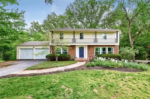 19 Chaminade Dr, Saint Louis, MO 63141