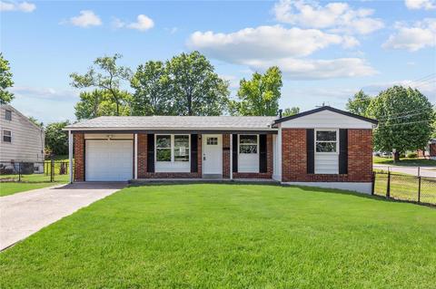 10151 Castle Dr, Saint Louis, MO 63136