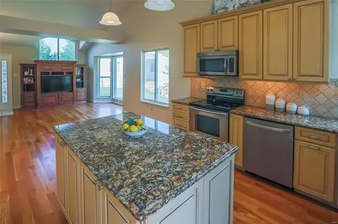 1758 Highview Circle Ct, Ballwin, MO 63021 photo 5