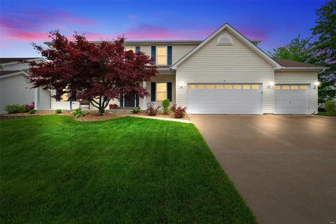 1216 The Crossings Dr, O'fallon, MO 63366