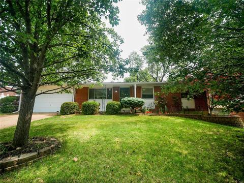 3262 Gwengreen Dr, Bridgeton, MO 63044