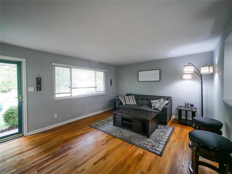 3262 Gwengreen Dr, Bridgeton, MO 63044 photo 5