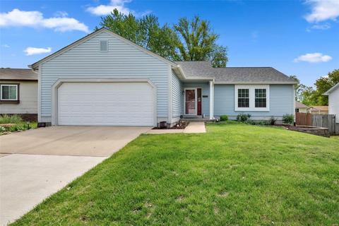 1518 Lynndale Dr, Saint Charles, MO 63303