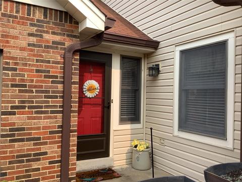 5557 Pierre Ct, Saint Louis, MO 63128