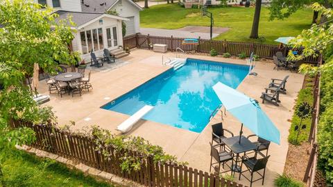 1913 Bentwood Ct, Chesterfield, MO 63005