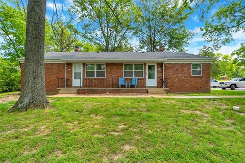 242 Ries Rd, Ballwin, MO 63021