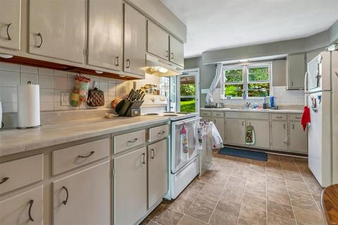 242 Ries Rd, Ballwin, MO 63021 photo 6