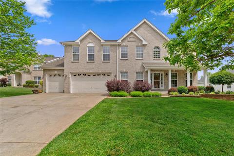 4136 Hobnail Dr, Saint Charles, MO 63304