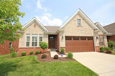 1320 Cordata Dr, Saint Louis, MO 63131