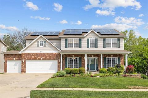 241 Charging Bear Dr, Wentzville, MO 63385