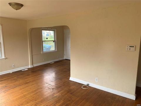 6132 Eaton Dr, Saint Louis, MO 63134 photo 3