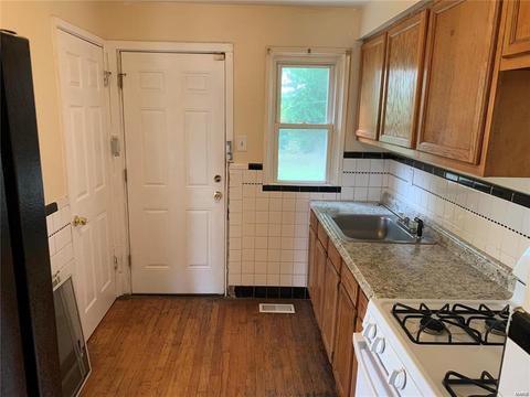 6132 Eaton Dr, Saint Louis, MO 63134 photo 5