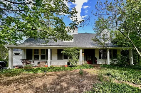 22 Orchard Ln, Saint Louis, MO 63122