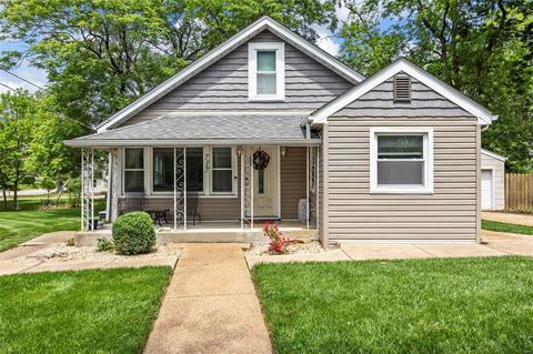 717 Midland Ave, Maryland Heights, MO 63043