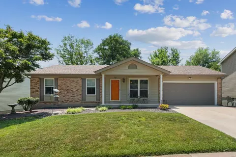 3016 Armona Dr, Saint Louis, MO 63129