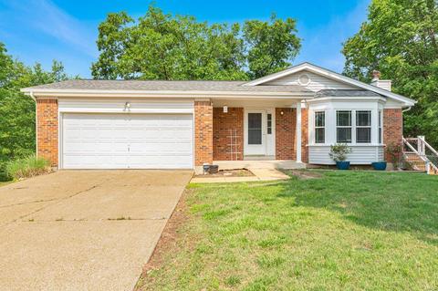 1109 Alicia Circle Ct, Ballwin, MO 63021