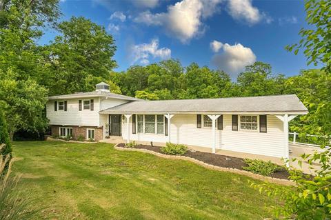 524 Caulks Hill Rd, Saint Charles, MO 63304