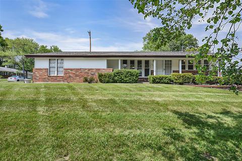 2033 Elkins Dr, Saint Louis, MO 63136