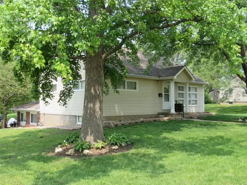 407 S Walnut St, Wentzville, MO 63385
