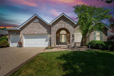 4072 Jacobs Lndg, Saint Charles, MO 63304