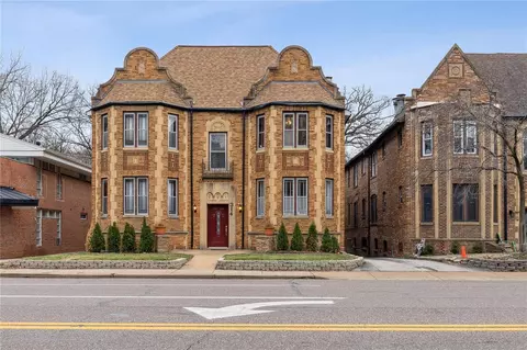 314 S Hanley Rd #2S, Saint Louis, MO 63105