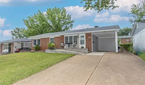 4826 Mohegan Dr, Saint Louis, MO 63123