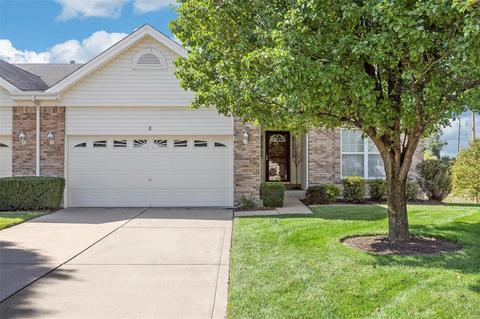 8 Sterling Pointe Ct, Saint Charles, MO 63301