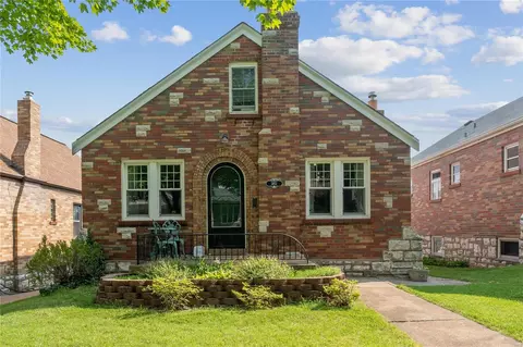 3851 Blow St, Saint Louis, MO 63116