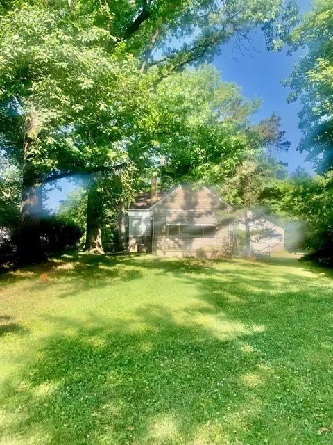 1231 Ross Ave, Saint Louis, MO 63146