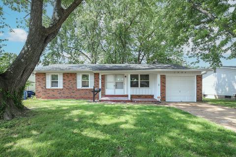 1000 Madison Ln, Florissant, MO 63031
