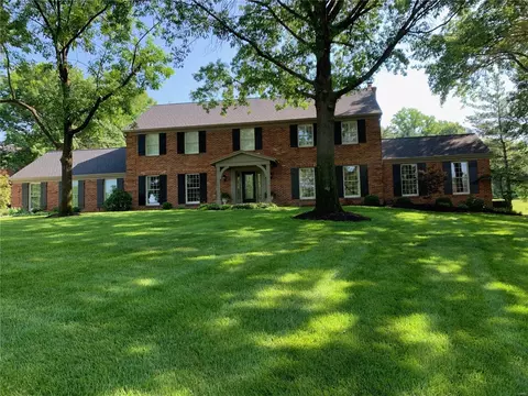 1156 Templeton Pl, Chesterfield, MO 63017