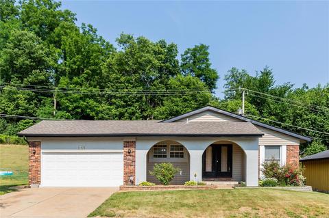 11478 Prentice Dr, Florissant, MO 63033