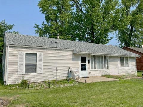 4349 Saint Dominic Ln, Saint Ann, MO 63074