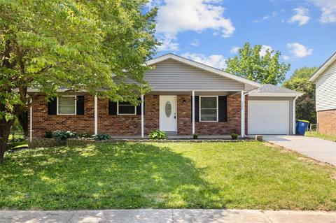2380 Wharton Ct, Florissant, MO 63031