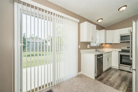1358 Manuka Dr, O'fallon, MO 63366 photo 7