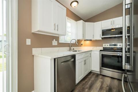 1358 Manuka Dr, O'fallon, MO 63366 photo 10
