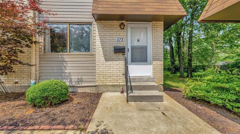 873 Portsdown Rd, Ballwin, MO 63011