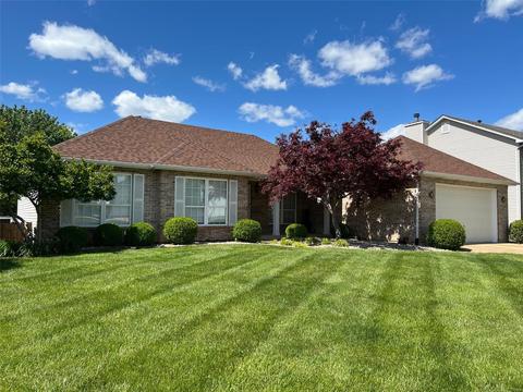 1725 Doris Walters Ln, Saint Charles, MO 63303