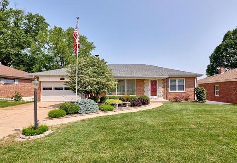 10613 W Knollshire Dr, Saint Louis, MO 63123