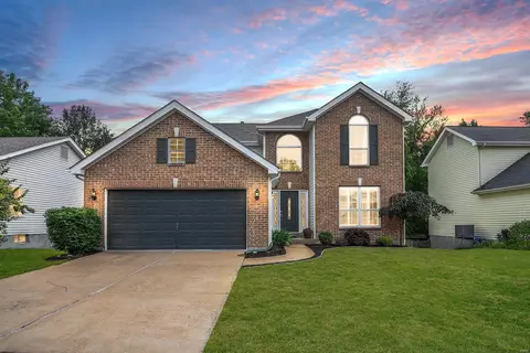1744 Stoney Terrace Dr, Ballwin, MO 63021